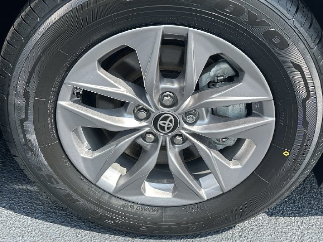 Certified 2024 Toyota Sienna XLE FWD image 10