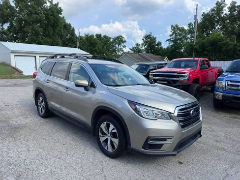 Used 2019 Subaru Ascent Premium w/ Popular Package #3 AWD/4WD image 3