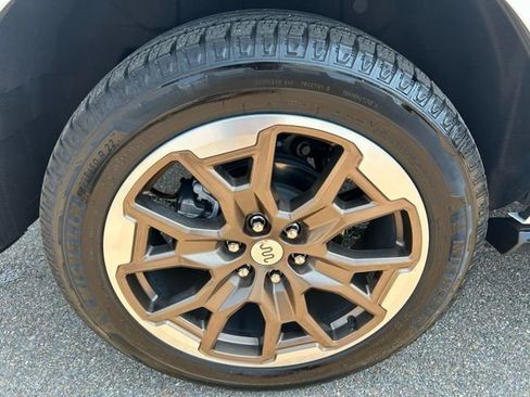 Certified 2025 Ford Expedition King Ranch image 12