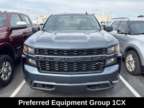 Used 2020 Chevrolet Silverado 1500 Custom w/ Custom Value Package AWD/4WD image 2