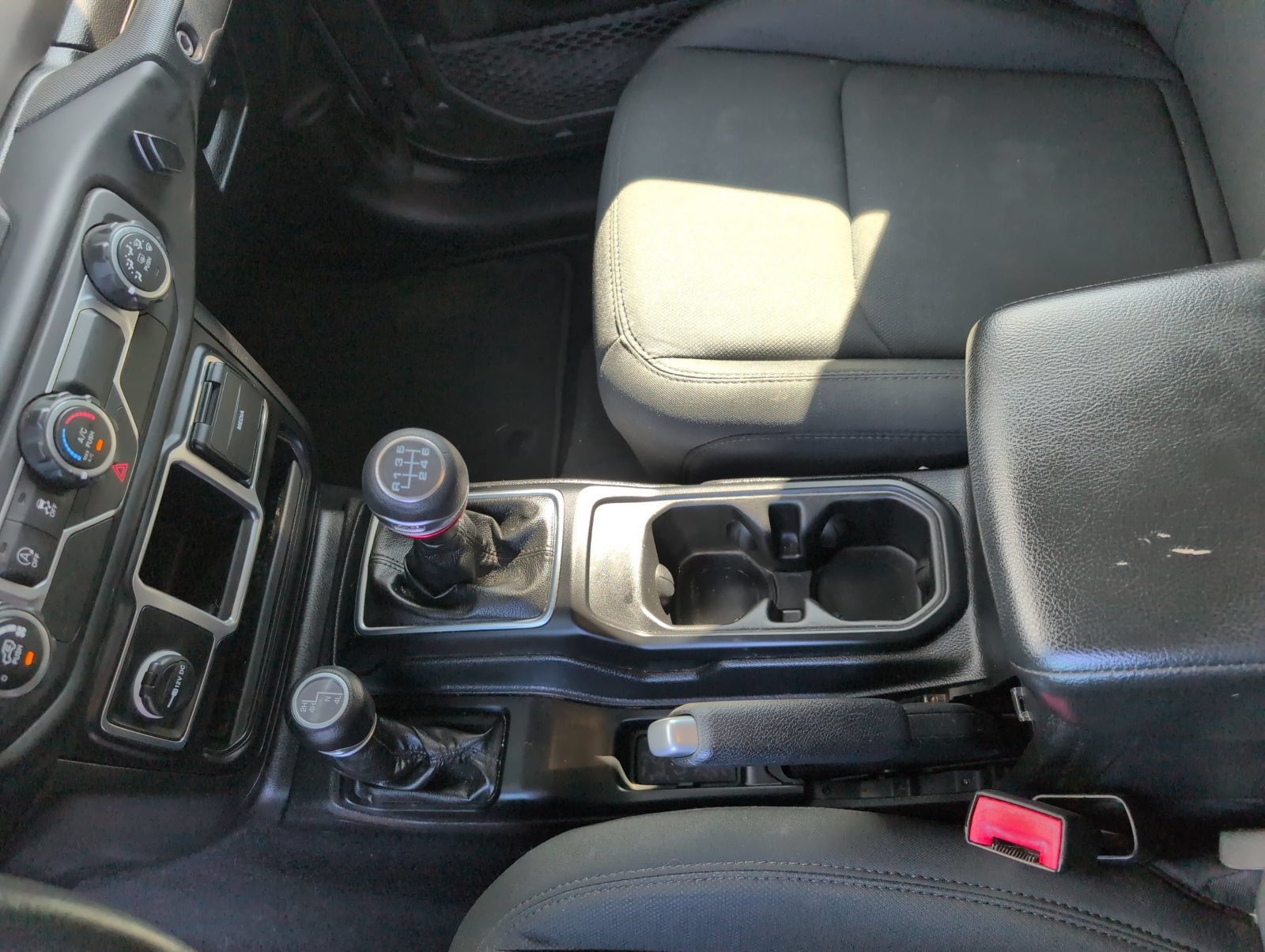 Used 2021 Jeep Gladiator Sport AWD/4WD image 16