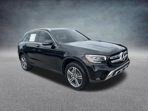 Used 2022 Mercedes-Benz GLC 300 image 2