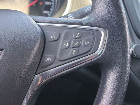 Used 2017 Chevrolet Malibu LT FWD image 23