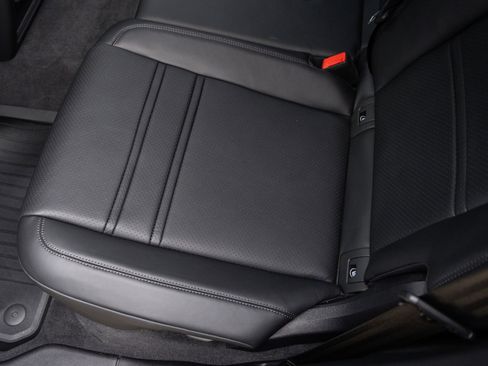 New 2025 Porsche Cayenne Turbo AWD/4WD image 34