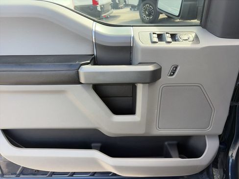 Used 2017 Ford F150 XLT w/ Equipment Group 302A Luxury RWD image 18