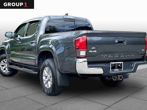 Used 2019 Toyota Tacoma SR5 AWD/4WD image 12