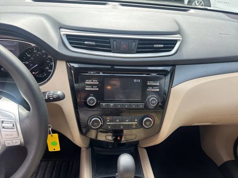 Used 2016 Nissan Rogue S image 14