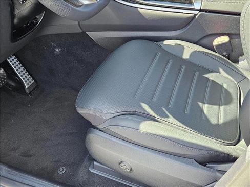 New 2025 Mercedes-Benz GLC 300 image 4