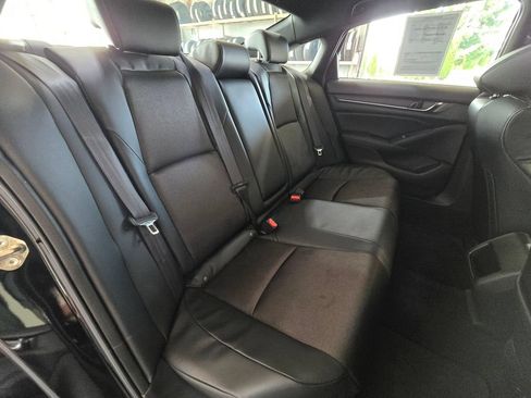 Used 2018 Honda Accord Sport image 28