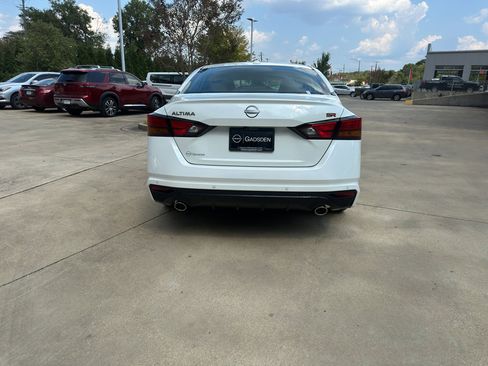 New 2025 Nissan Altima 2.5 SR image 4