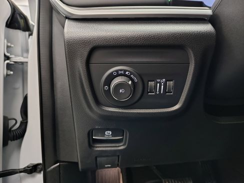 Used 2024 Jeep Grand Cherokee L Limited w/ Luxury Tech Group II image 49