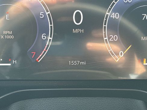 Used 2025 Jeep Grand Cherokee Laredo X AWD/4WD image 24