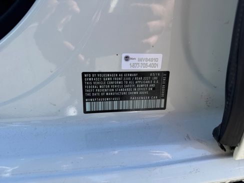 Used 2016 Volkswagen e-Golf SE w/ DC Fast Charging Package image 21