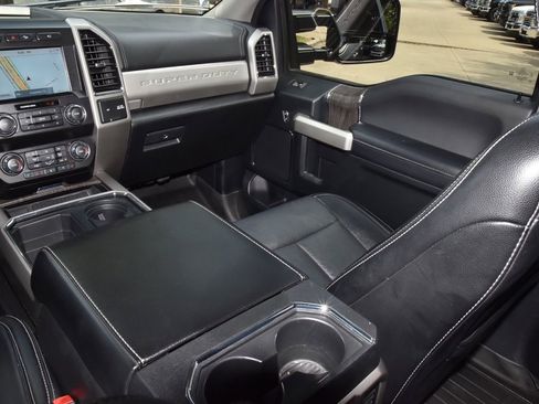 Used 2021 Ford F250 Lariat w/ Lariat Ultimate Package AWD/4WD image 17