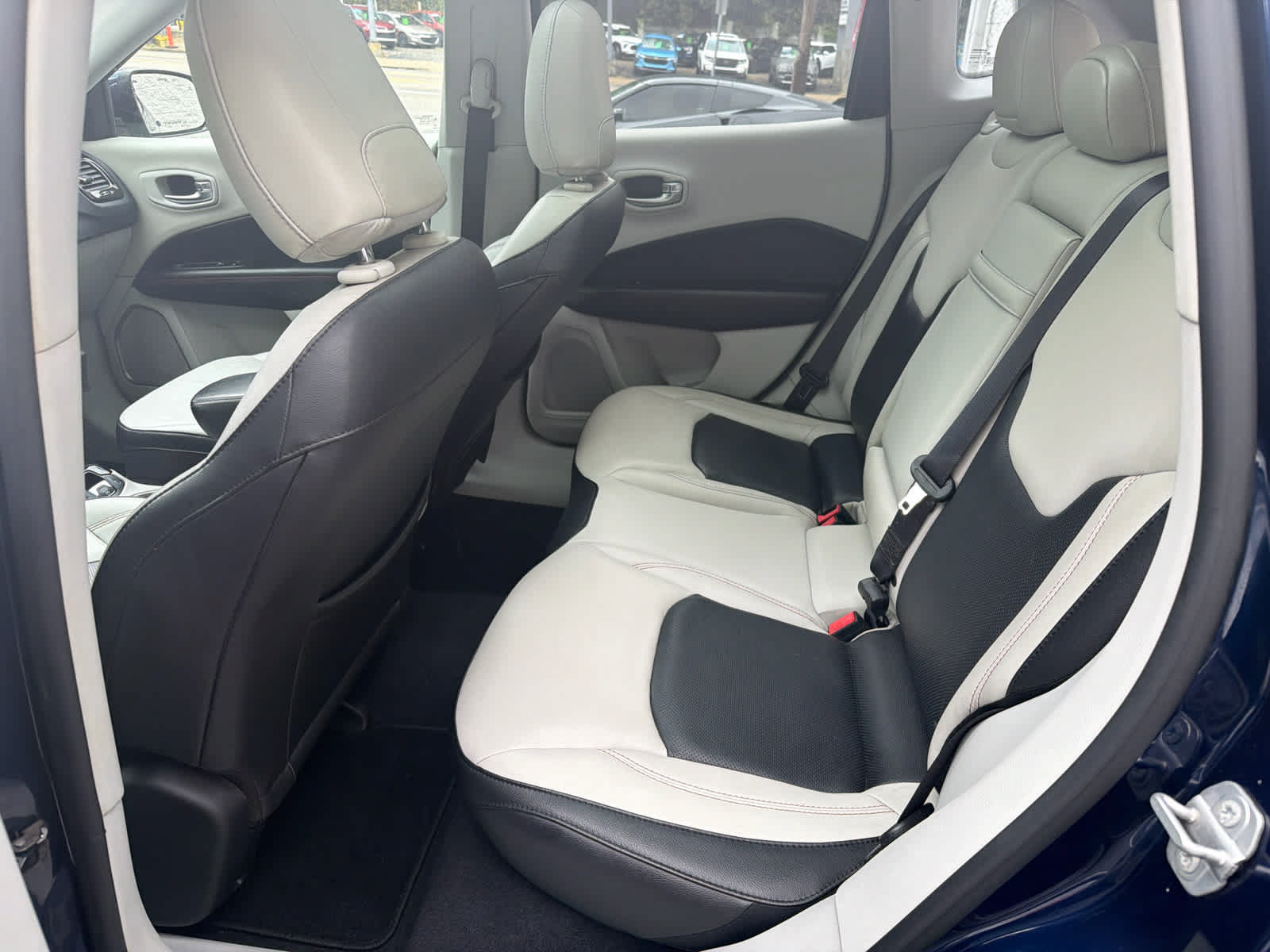 Used 2018 Jeep Compass Limited w/ Navigation Group AWD/4WD image 10