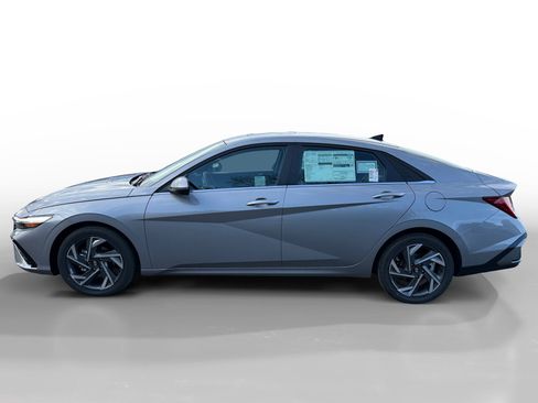 New 2026 Hyundai Elantra Limited FWD image 2