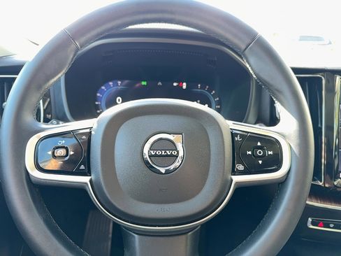 Certified 2023 Volvo XC60 B5 Plus image 18
