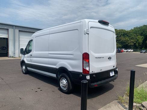 Used 2024 Ford Transit 250 148 Medium Roof Extended AWD image 5