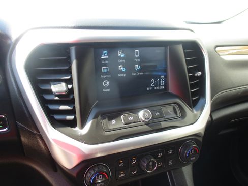 Used 2019 GMC Acadia SLE image 12