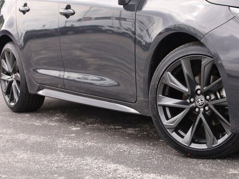 Used 2025 Toyota Corolla SE FWD image 3