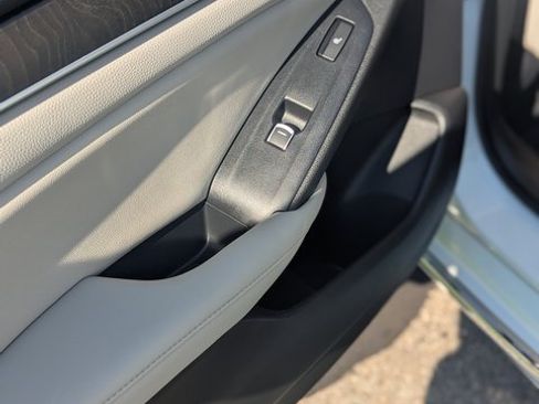 Used 2020 Honda Accord Touring image 12