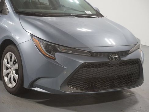 Certified 2022 Toyota Corolla LE FWD image 4