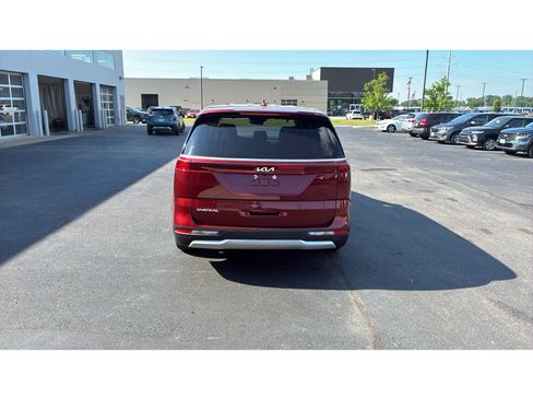 Used 2024 Kia Carnival LX FWD image 5