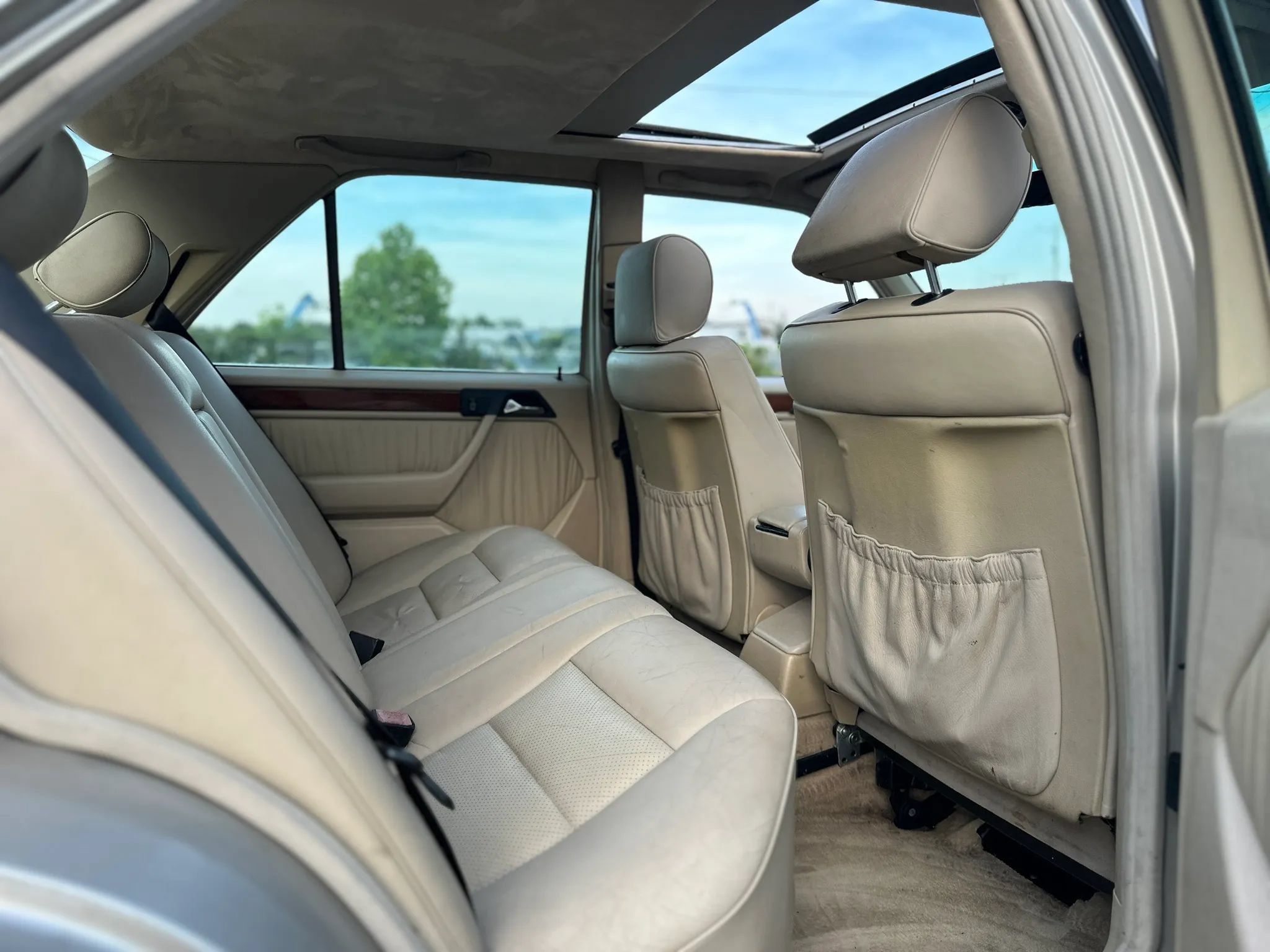 Used 1994 Mercedes-Benz E 320 Sedan image 59