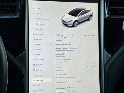 Used 2018 Tesla Model X 75D image 37