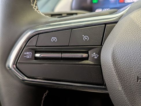 New 2025 Chevrolet Equinox EV LT AWD/4WD image 18