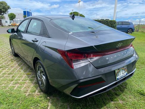 Certified 2024 Hyundai Elantra SEL FWD image 5