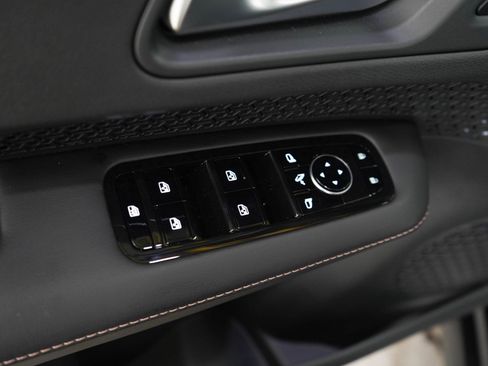 Used 2024 Nissan Ariya AWD image 21