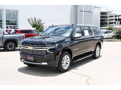 Used 2024 Chevrolet Suburban Premier RWD image 2