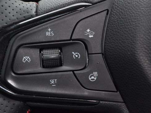 Used 2025 Chevrolet Trax RS w/ Driver Confidence Package FWD image 31