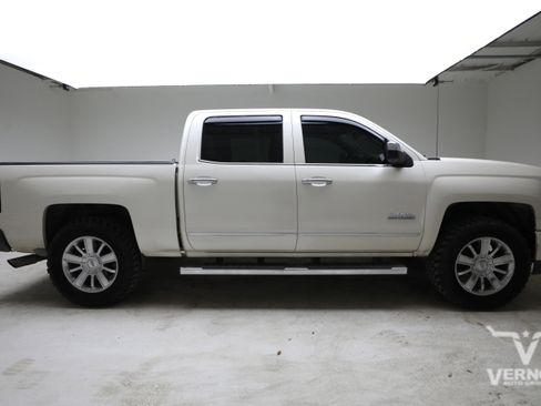 Used 2015 Chevrolet Silverado 1500 High Country w/ High Country Premium Package AWD/4WD image 5