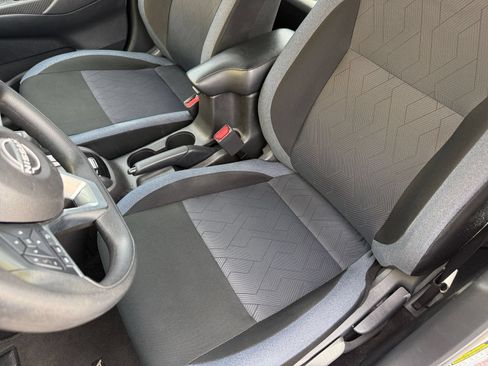 Used 2025 Nissan Versa SV FWD image 36