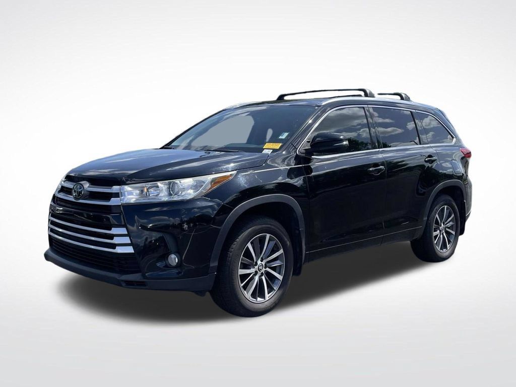 Used 2017 Toyota Highlander XLE AWD/4WD image 11