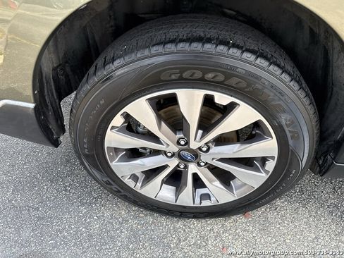Used 2019 Subaru Outback 3.6R Touring w/ Popular Package #3A AWD/4WD image 11