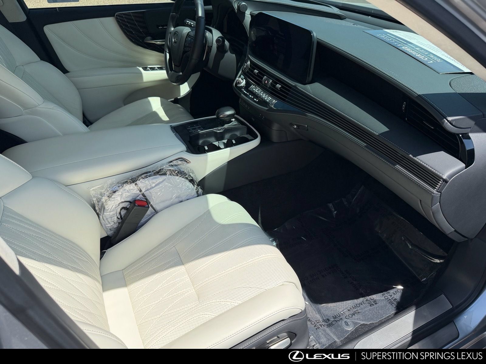 Certified 2023 Lexus LS 500h AWD w/ Luxury Package image 35
