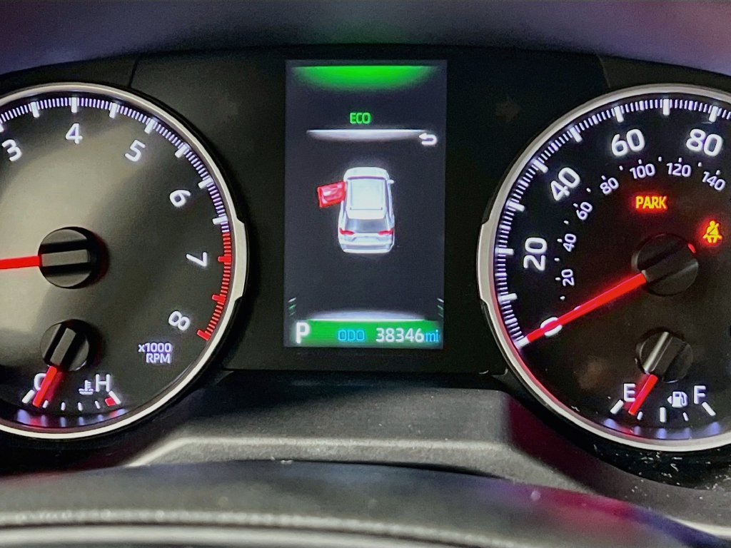 Used 2022 Toyota RAV4 LE FWD image 19