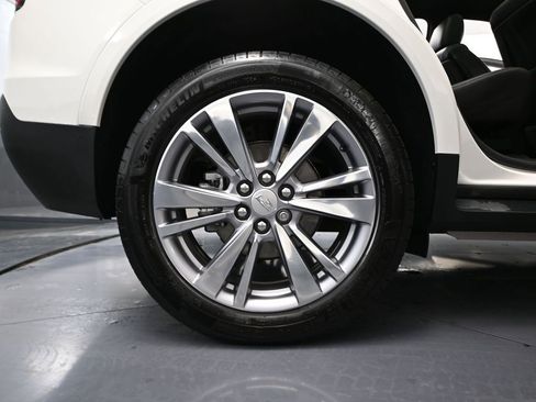 Used 2024 Cadillac XT5 Premium Luxury image 16