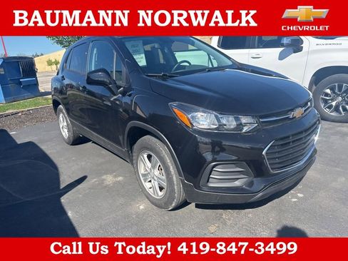 Used 2022 Chevrolet Trax LS w/ Tint and Cruise Package image 3