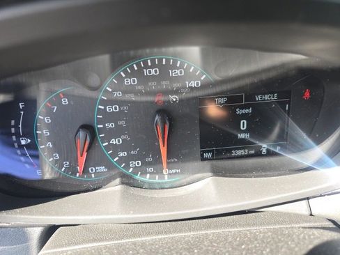 Used 2022 Chevrolet Trax LT w/ LT Convenience Package image 10