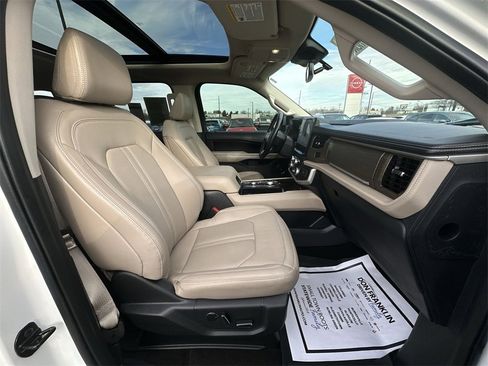 Used 2023 Ford Expedition Limited image 26