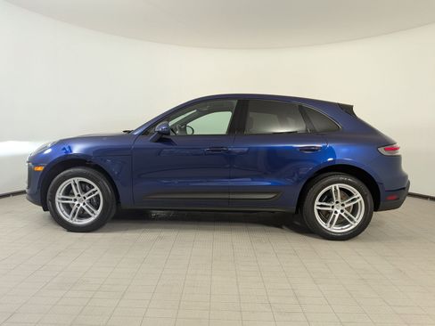 Certified 2023 Porsche Macan AWD/4WD image 2