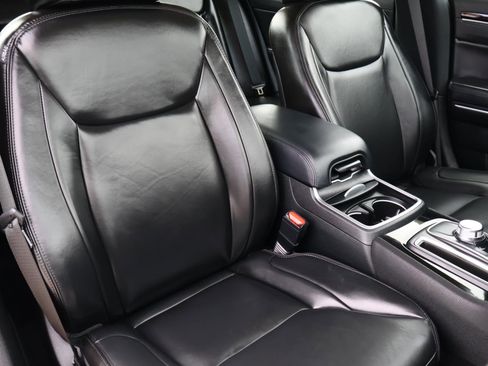 Used 2023 Chrysler 300 Touring L w/ Popular Equipment Group image 18