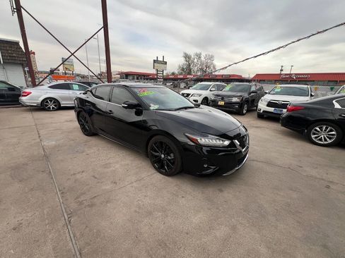 Used 2023 Nissan Maxima SR w/ Sport Mat Group FWD image 2