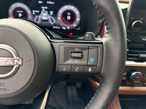 Used 2024 Nissan Pathfinder Platinum w/ Black Appearance Package image 22