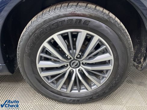 Used 2024 Nissan Armada SL w/ Captain's Chairs Package image 30