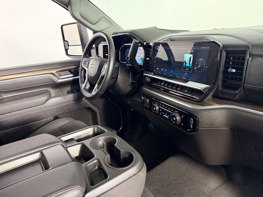 Used 2026 Chevrolet Silverado 2500 LT AWD/4WD image 18